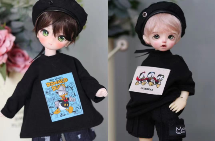 black t-shirt.png